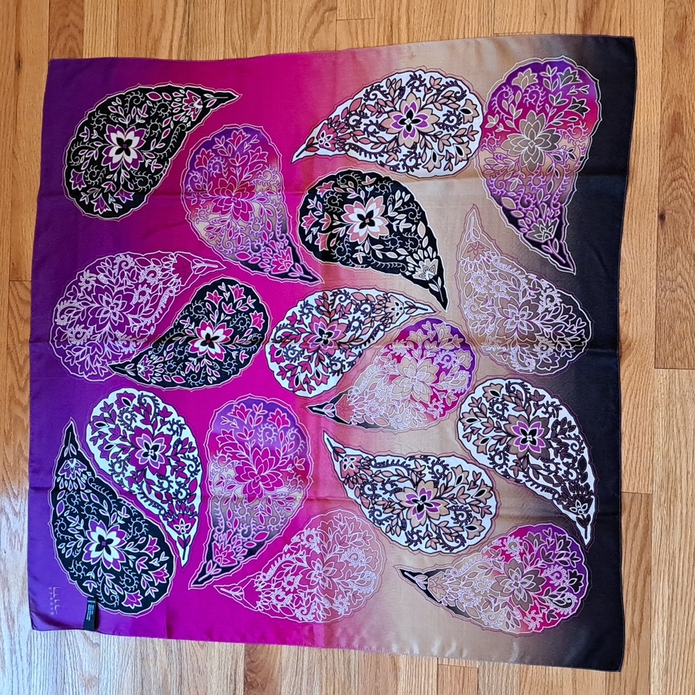 Slik scarf